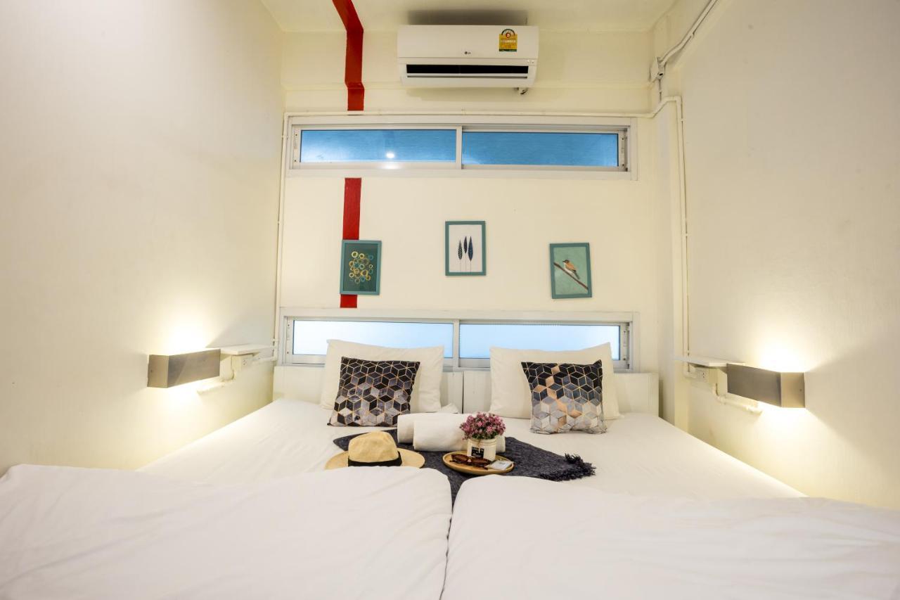 Hq Hostel Silom Bangkok Exterior foto