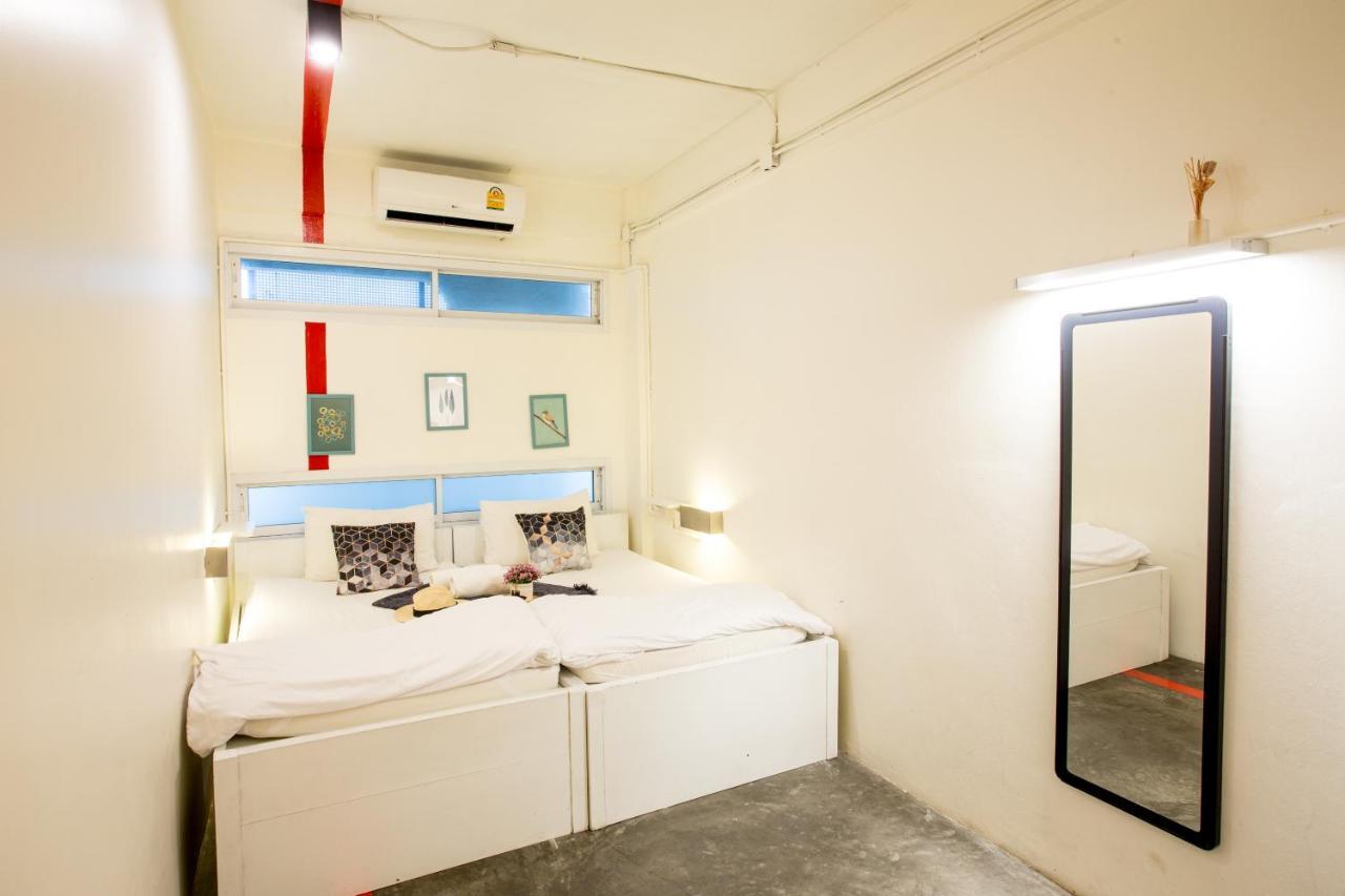 Hq Hostel Silom Bangkok Exterior foto